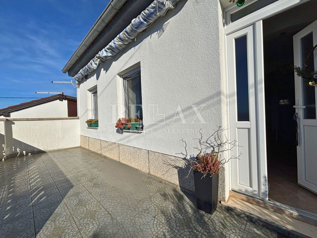 Jadranovo - casa indipendente con 3 appartamenti