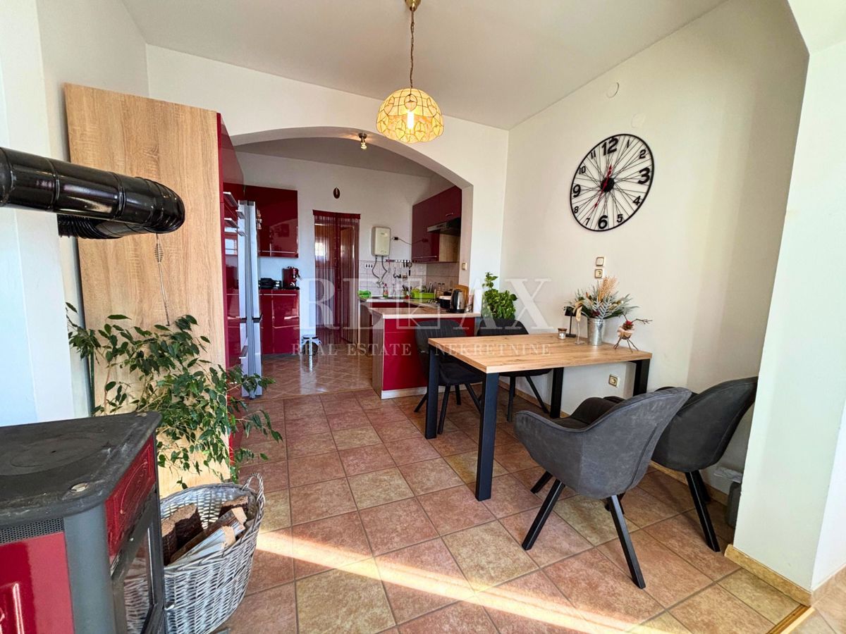 Jadranovo - casa indipendente con 3 appartamenti