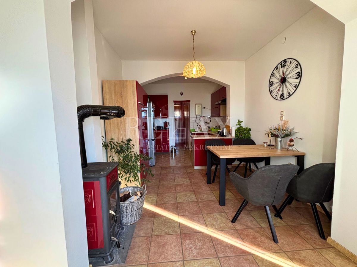 Jadranovo - casa indipendente con 3 appartamenti