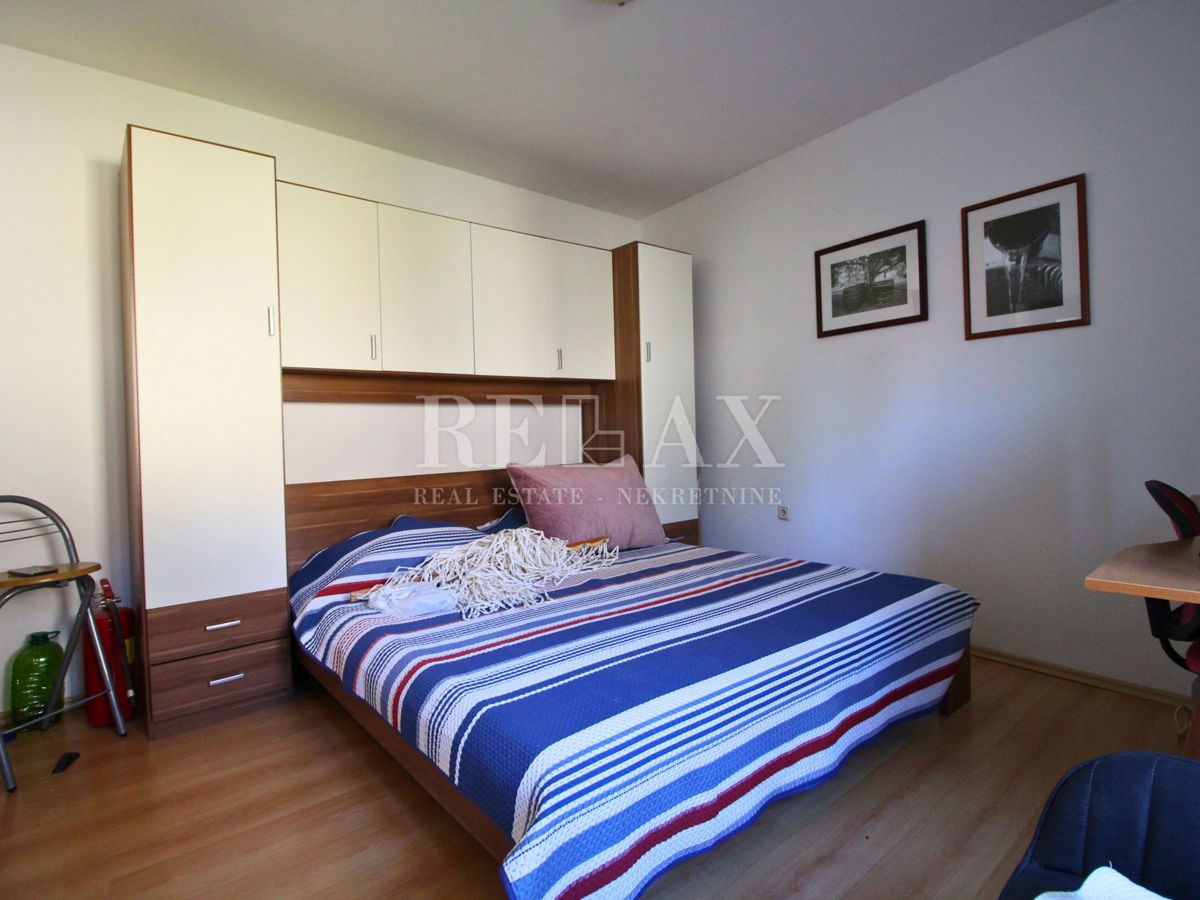 Jadranovo - casa indipendente con 3 appartamenti