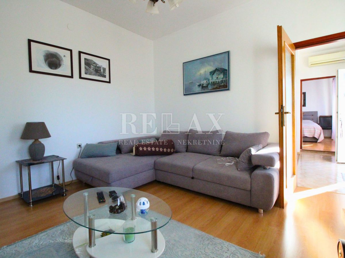 Jadranovo - casa indipendente con 3 appartamenti