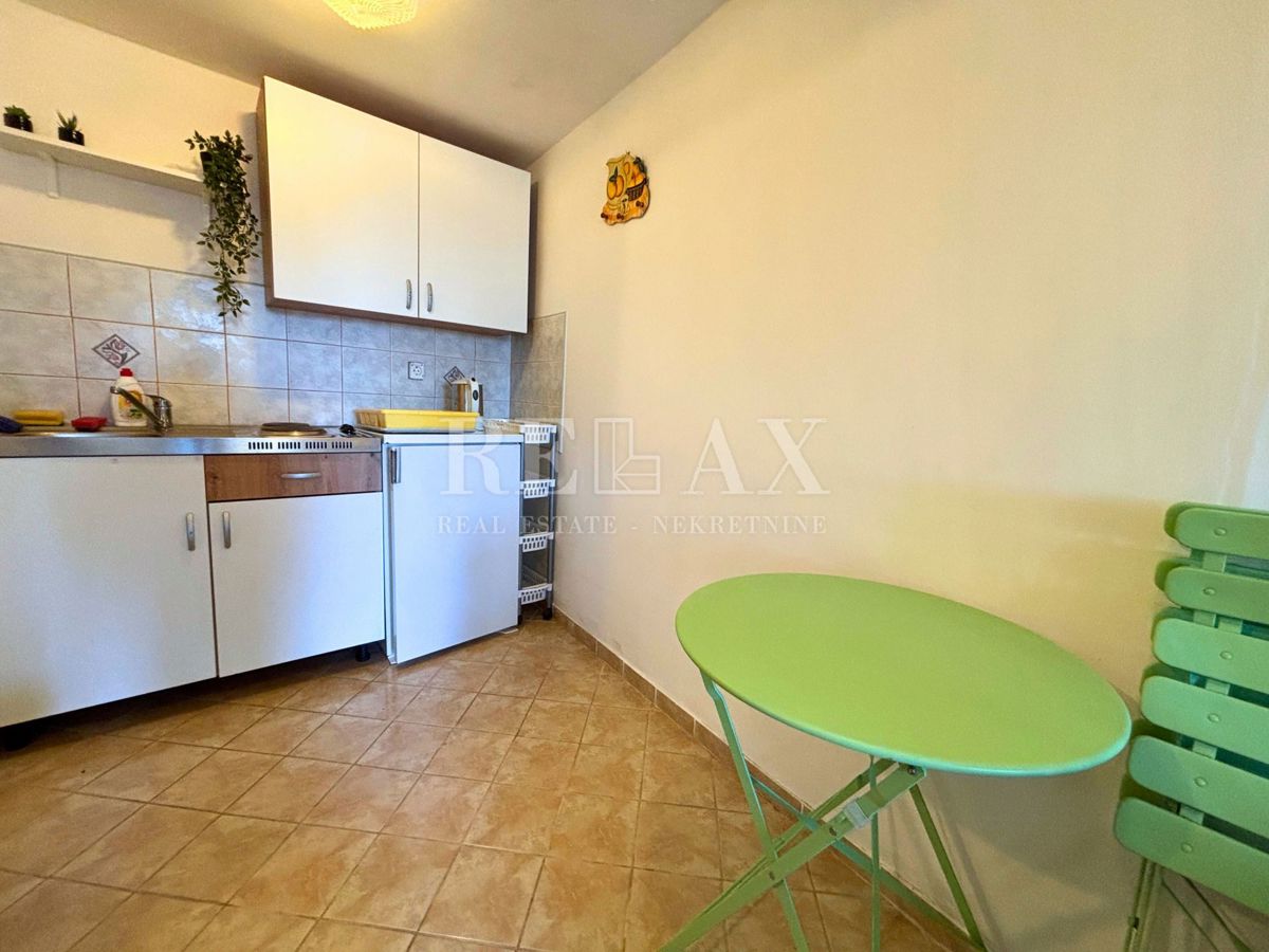 Jadranovo - casa indipendente con 3 appartamenti