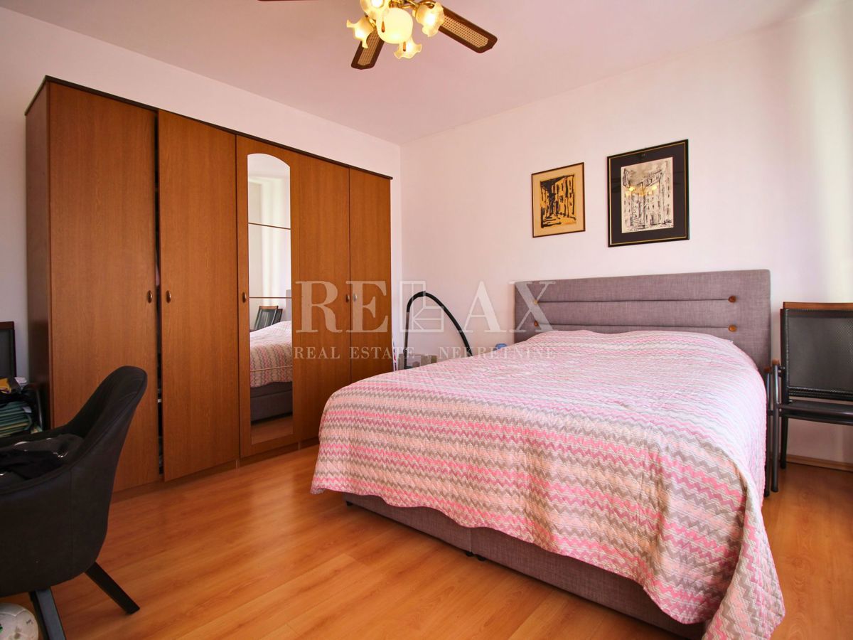 Jadranovo - casa indipendente con 3 appartamenti