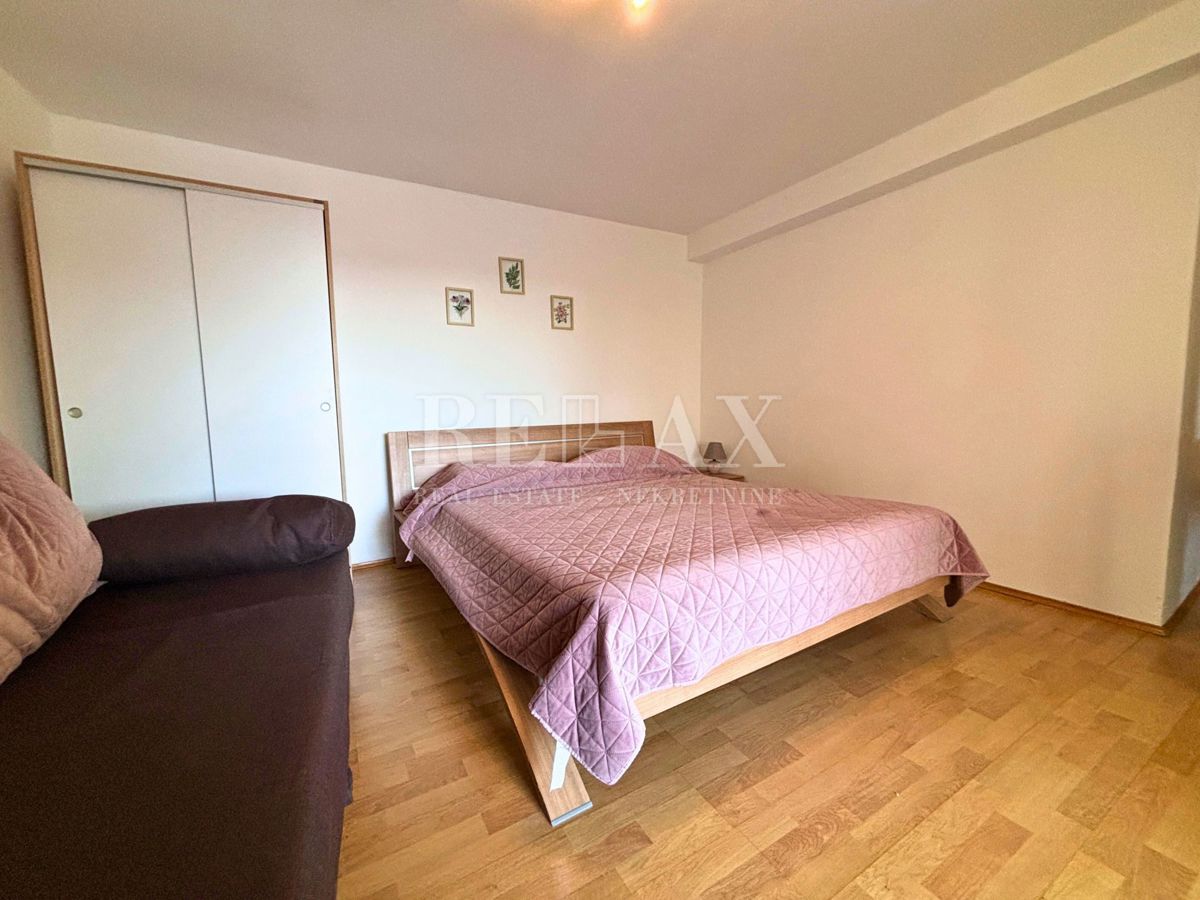 Jadranovo - casa indipendente con 3 appartamenti