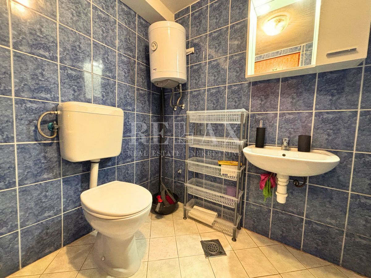 Jadranovo - casa indipendente con 3 appartamenti