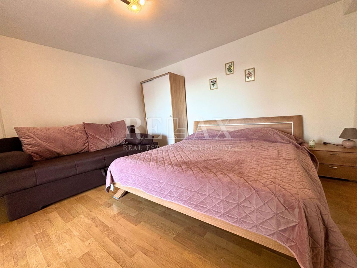 Jadranovo - casa indipendente con 3 appartamenti