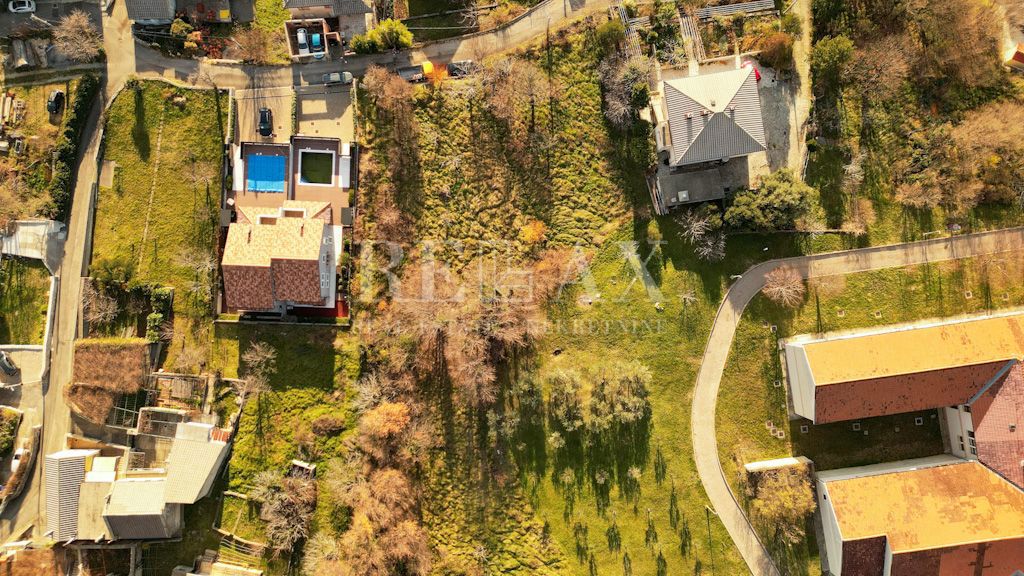 Bribir - terreno edificabile con ottimo accesso