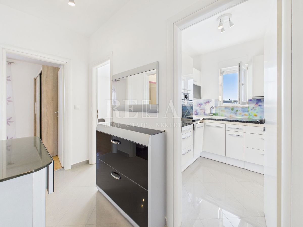 Rijeka, Srdoči - appartamento recentemente ristrutturato con due camere da letto