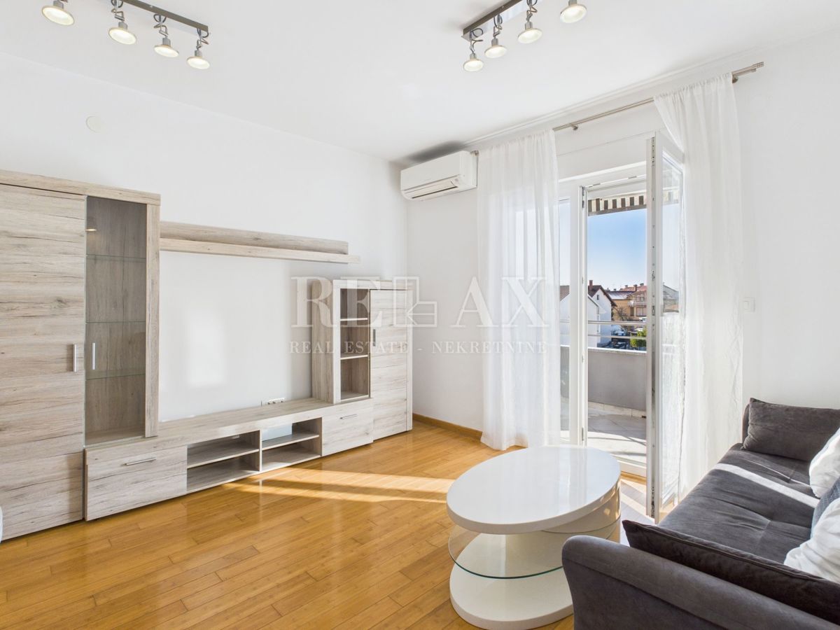 Rijeka, Srdoči - appartamento recentemente ristrutturato con due camere da letto