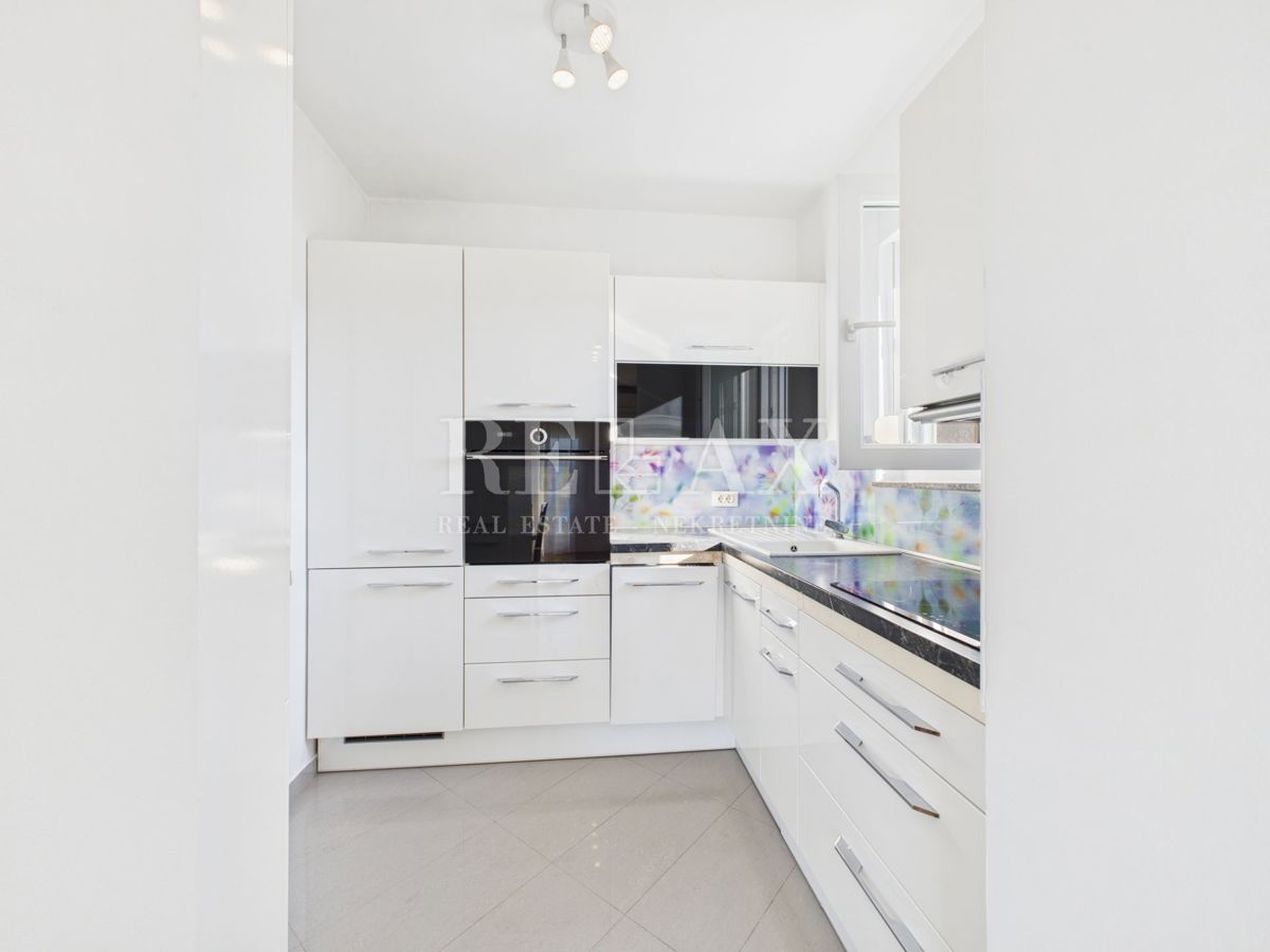 Rijeka, Srdoči - appartamento recentemente ristrutturato con due camere da letto