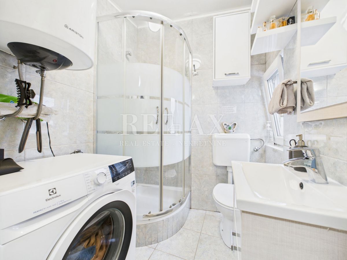 Kastav - casa con 3 appartamenti e spazio commerciale