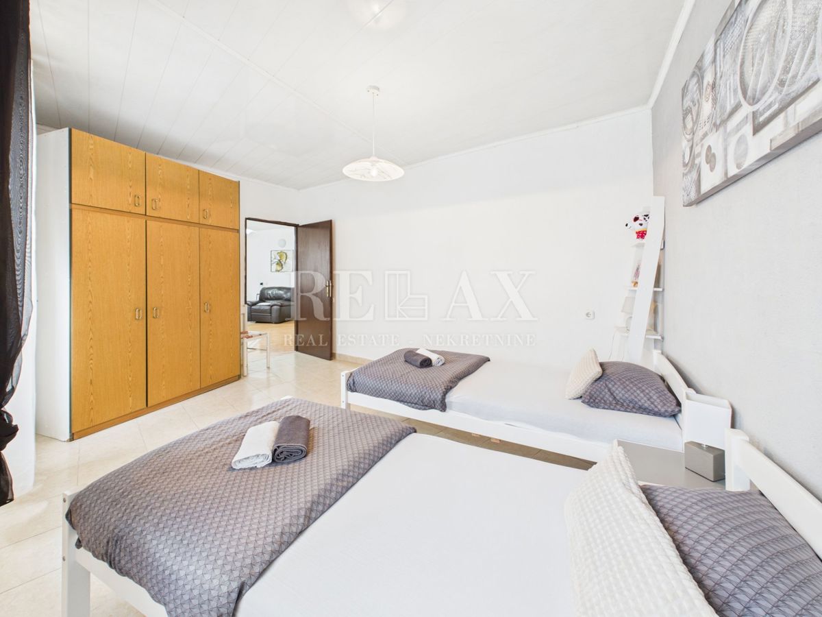 Kastav - casa con 3 appartamenti e spazio commerciale