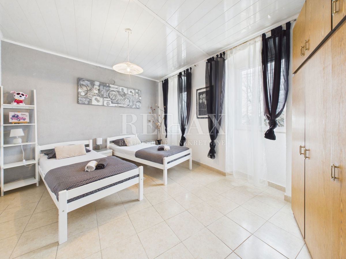 Kastav - casa con 3 appartamenti e spazio commerciale