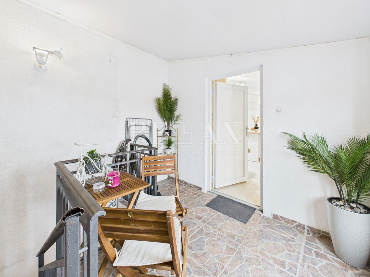 Kastav - casa con 3 appartamenti e spazio commerciale