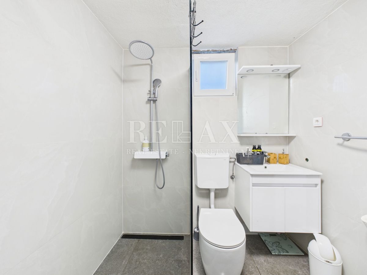 Kastav - casa con 3 appartamenti e spazio commerciale