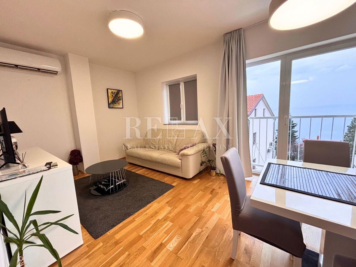 Novi Vinodolski - appartamento con due camere da letto, parcheggio