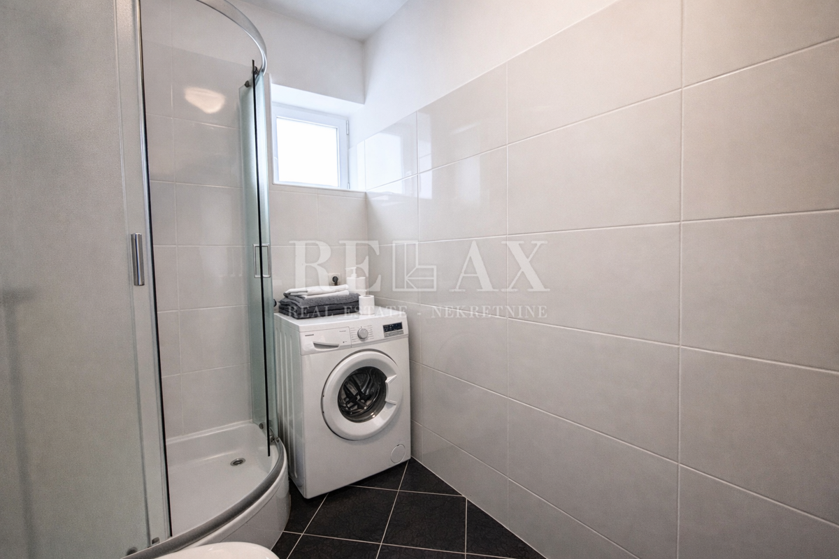 Novi Vinodolski - appartamento con due camere da letto, parcheggio