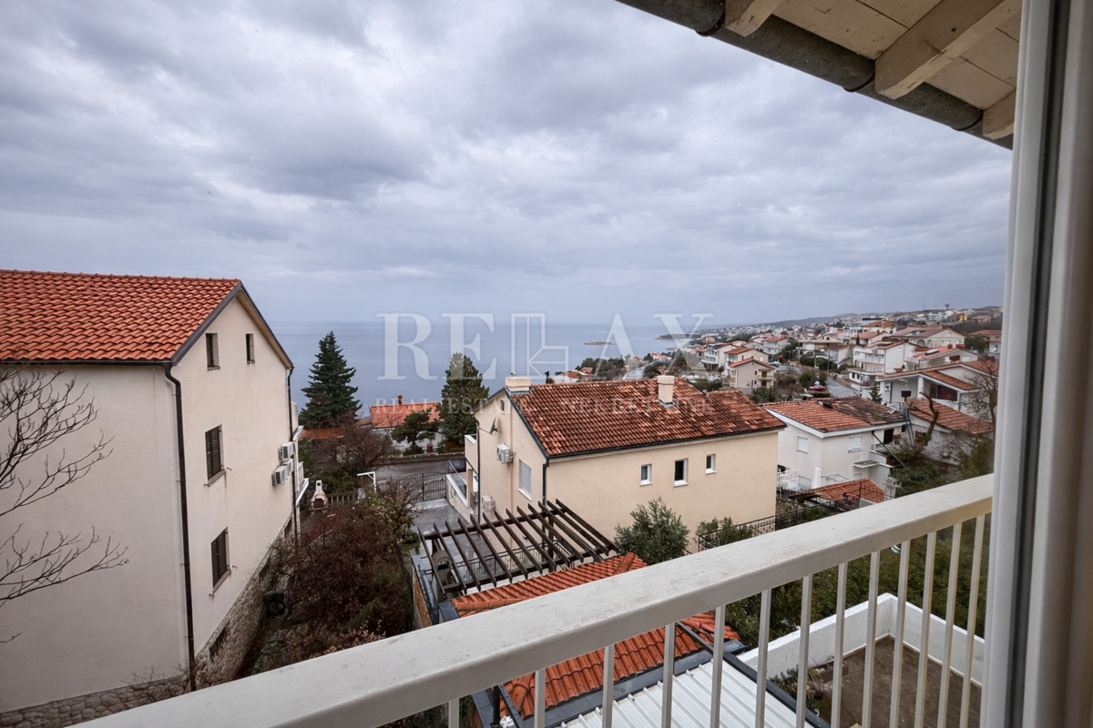 Novi Vinodolski - appartamento con due camere da letto, parcheggio