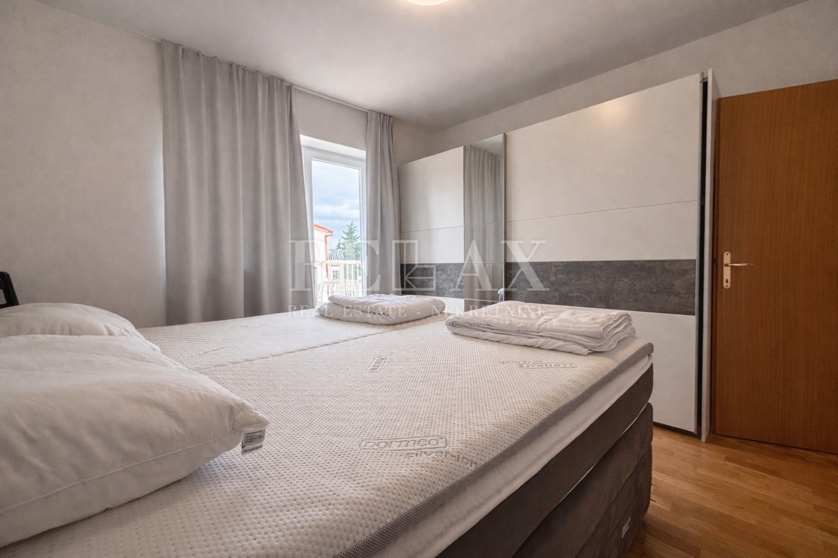 Novi Vinodolski - appartamento con due camere da letto, parcheggio