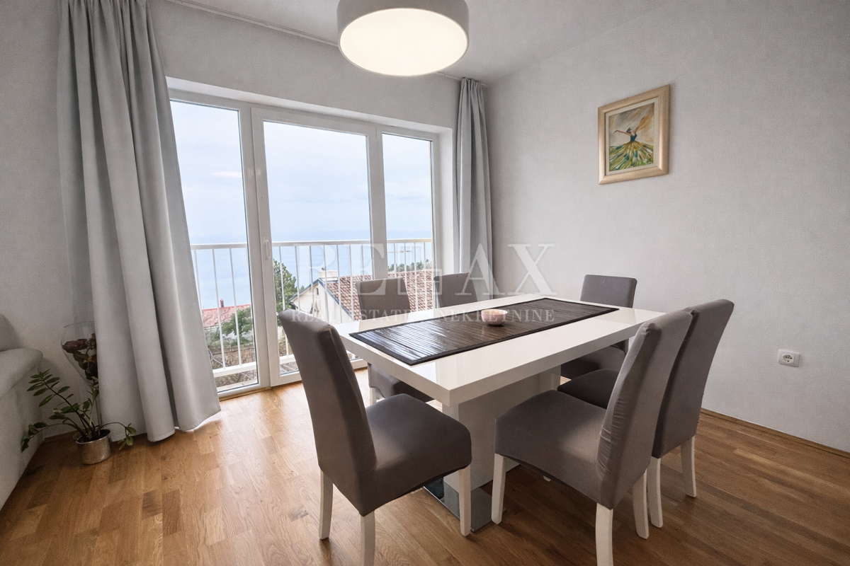 Novi Vinodolski - appartamento con due camere da letto, parcheggio