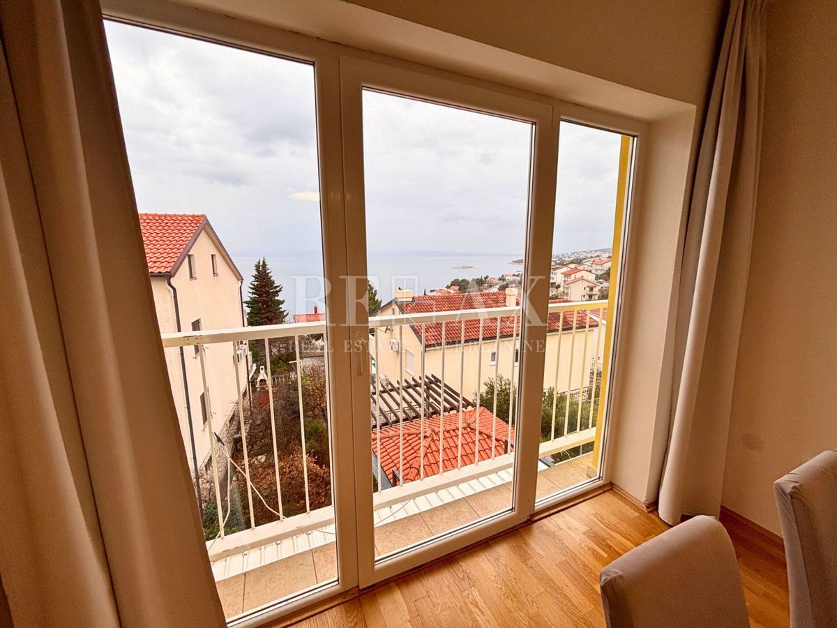 Novi Vinodolski - appartamento con due camere da letto, parcheggio