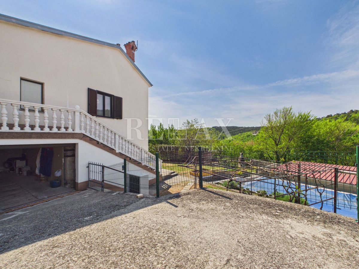 Križišće - casa indipendente con giardino e piscina