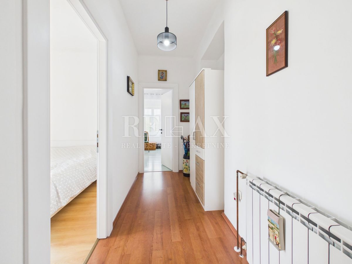 Križišće - casa indipendente con giardino e piscina