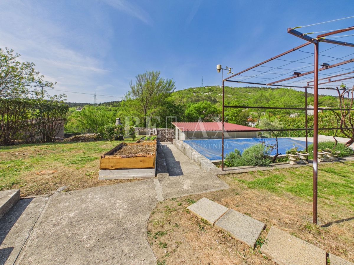 Križišće - casa indipendente con giardino e piscina