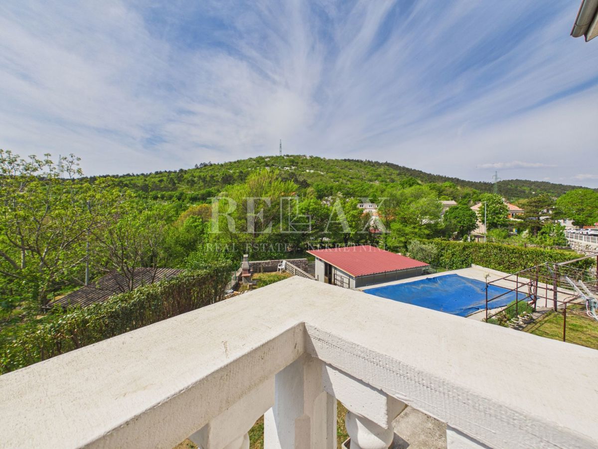 Križišće - casa indipendente con giardino e piscina