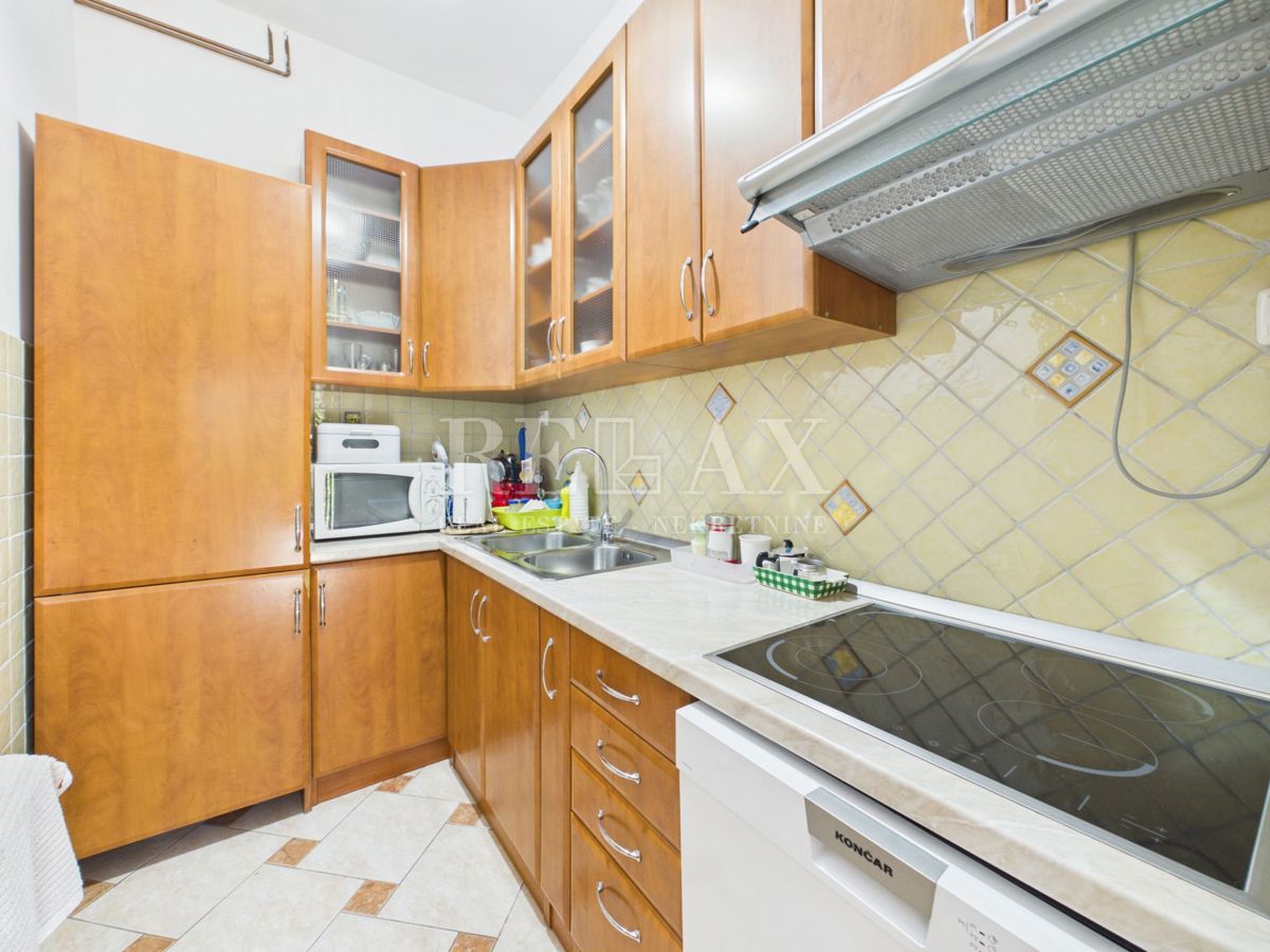 Križišće - casa indipendente con giardino e piscina