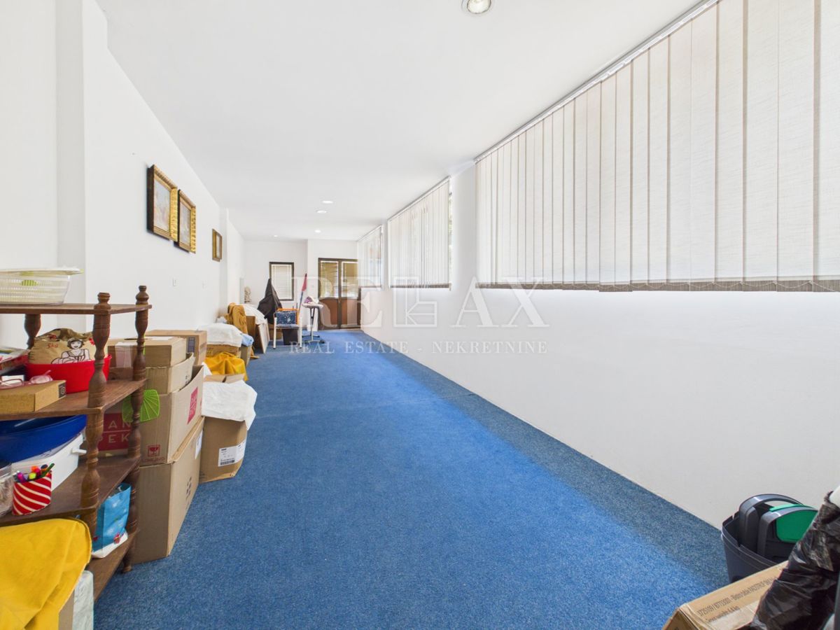 Križišće - casa indipendente con giardino e piscina