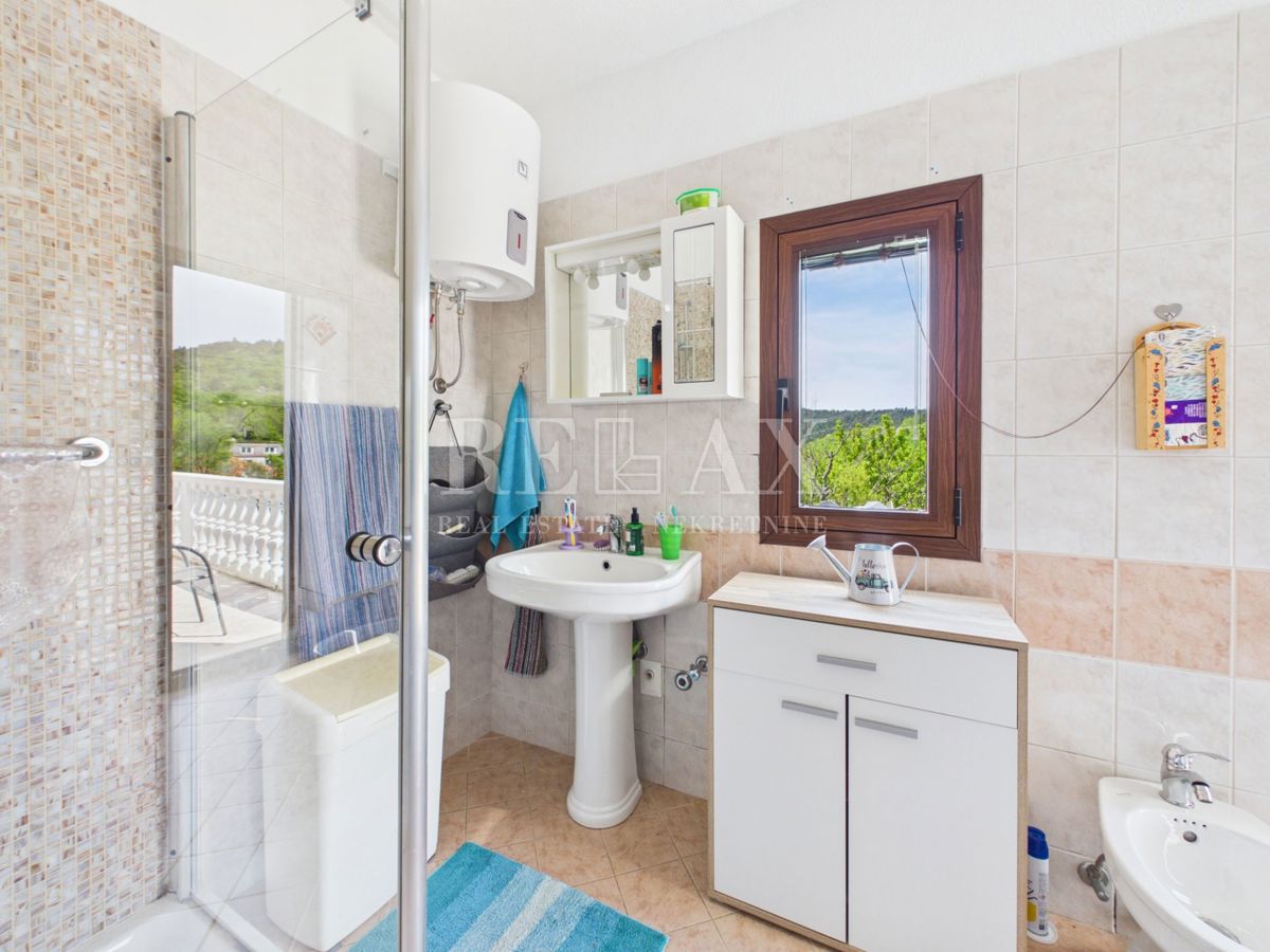 Križišće - casa indipendente con giardino e piscina