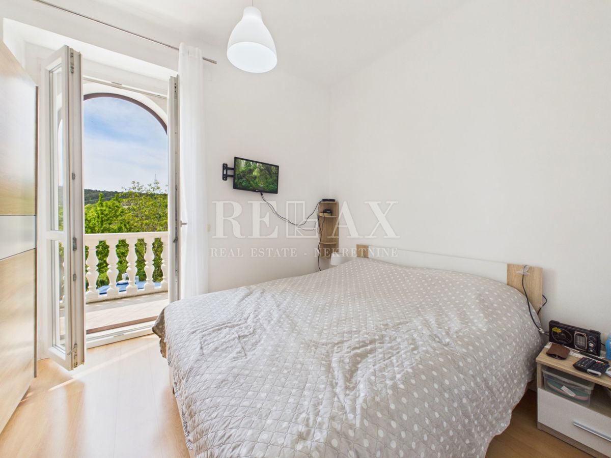 Križišće - casa indipendente con giardino e piscina