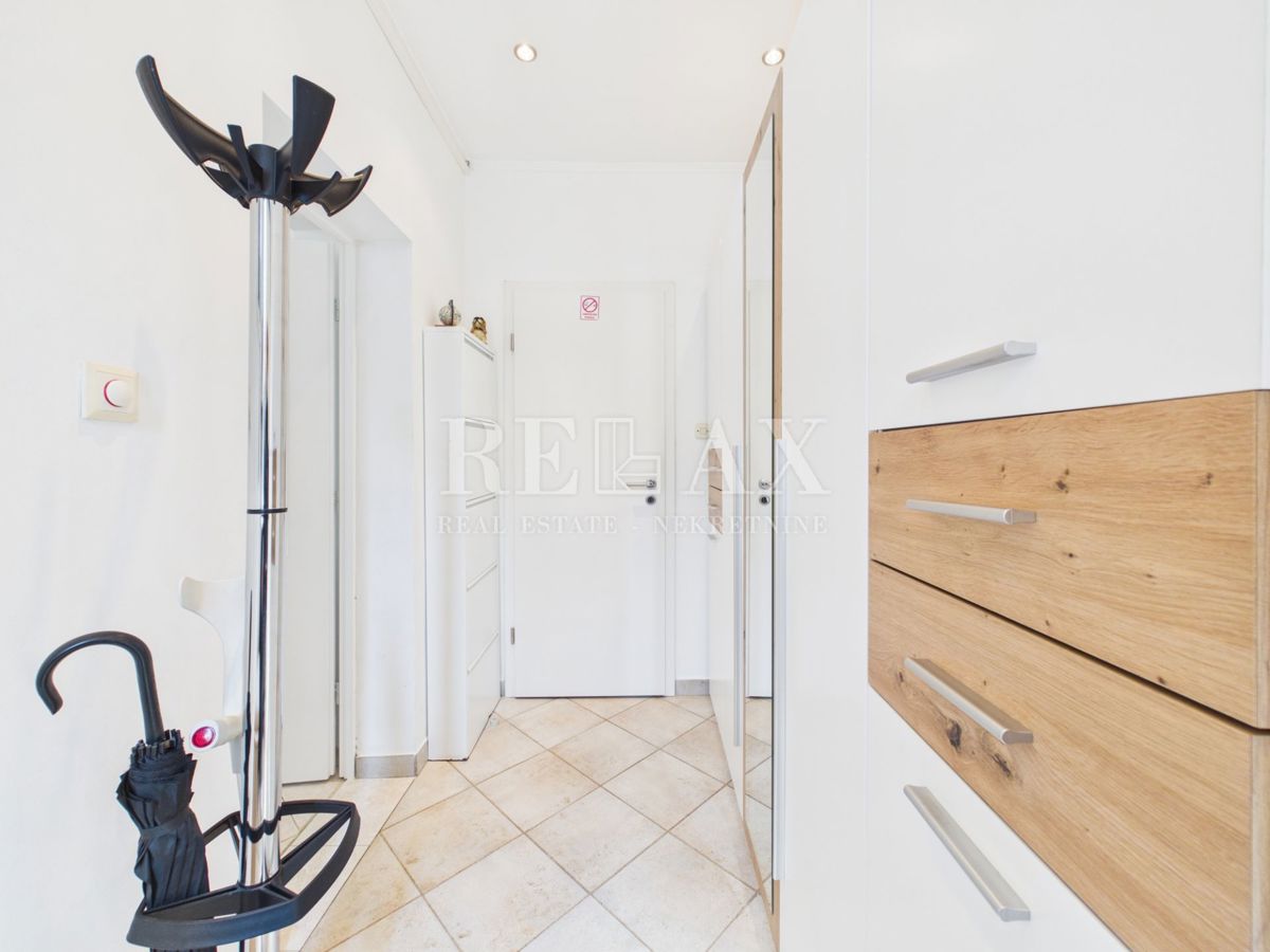 Križišće - casa indipendente con giardino e piscina