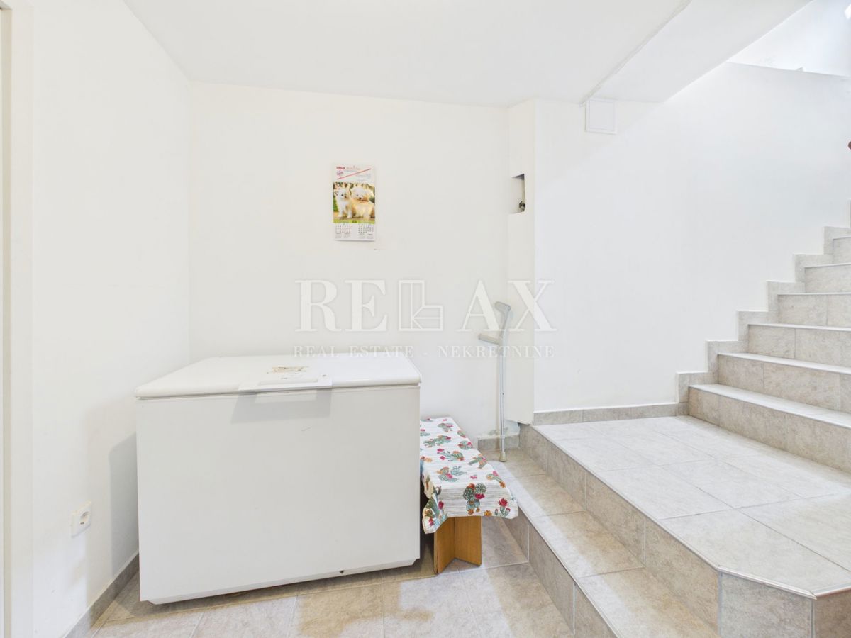 Križišće - casa indipendente con giardino e piscina