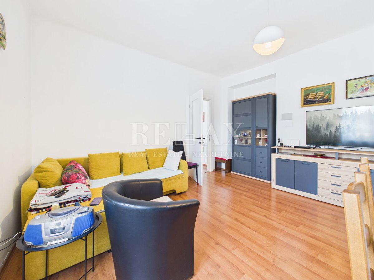 Križišće - casa indipendente con giardino e piscina