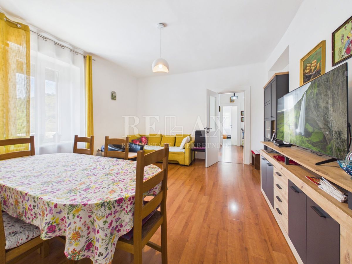 Križišće - casa indipendente con giardino e piscina