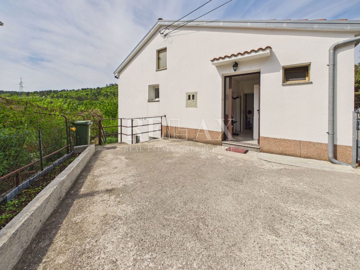 Križišće - casa indipendente con giardino e piscina