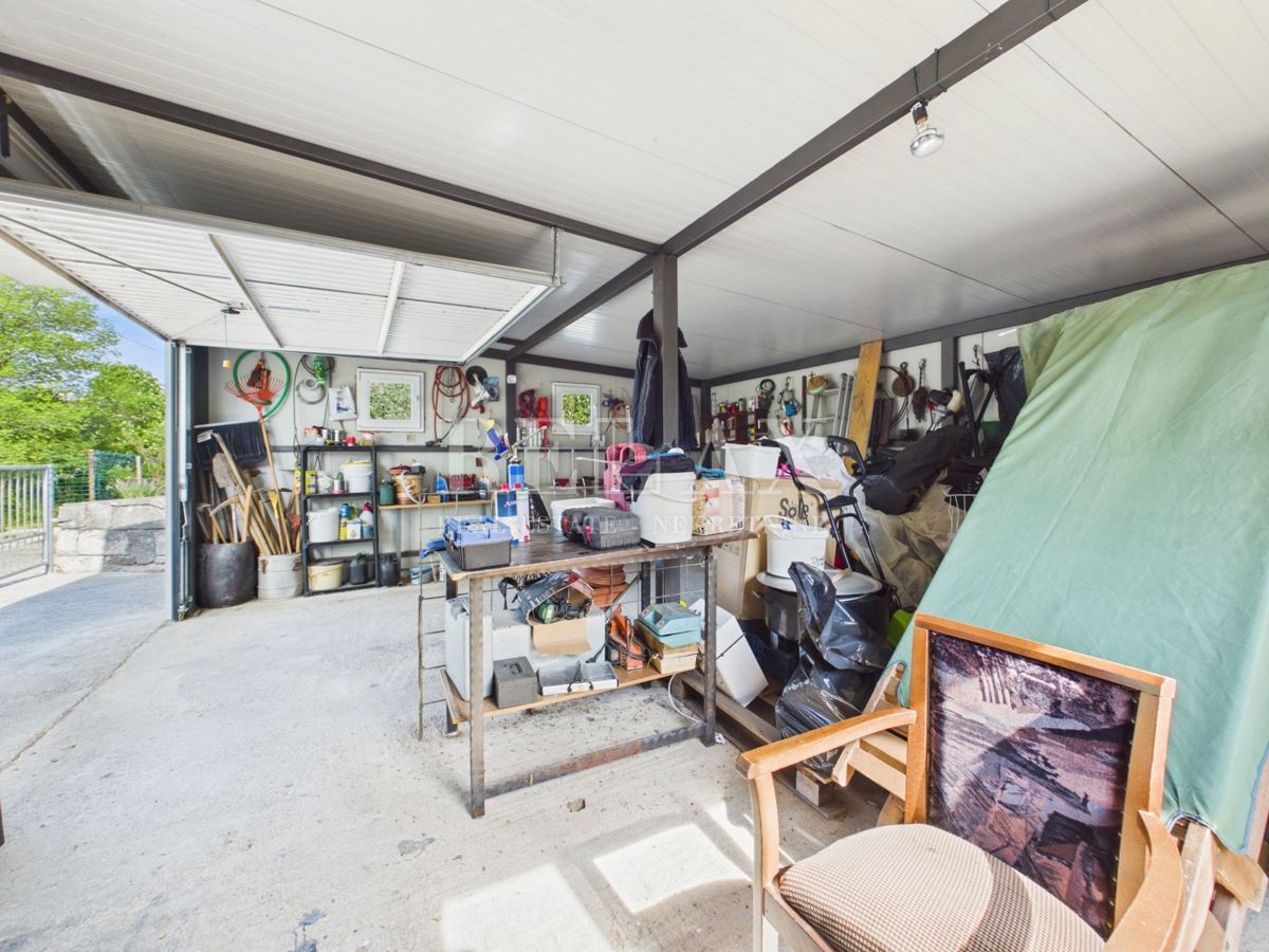 Križišće - casa indipendente con giardino e piscina