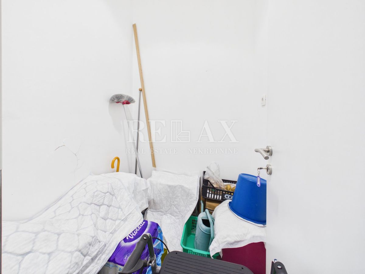 Križišće - casa indipendente con giardino e piscina