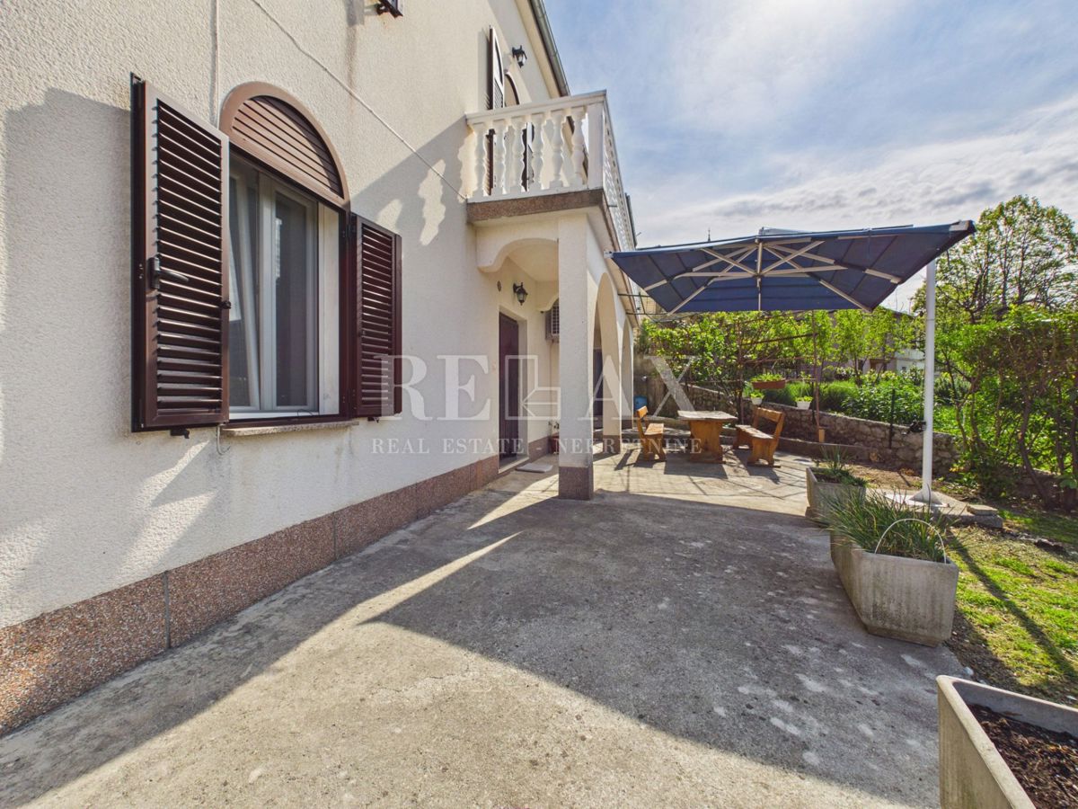 Križišće - casa indipendente con giardino e piscina