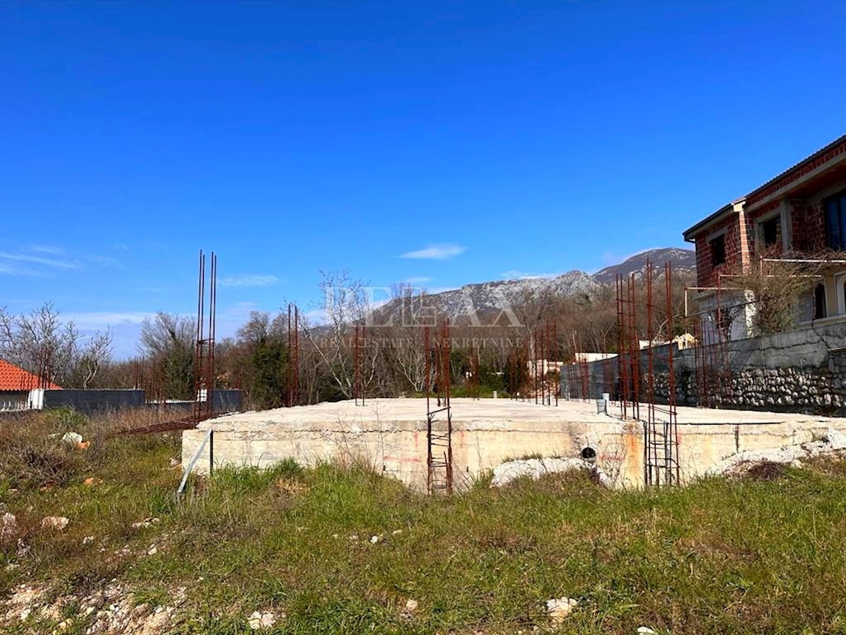 CRIKVENICA, GRIŽANE - Terreno con licenza edilizia