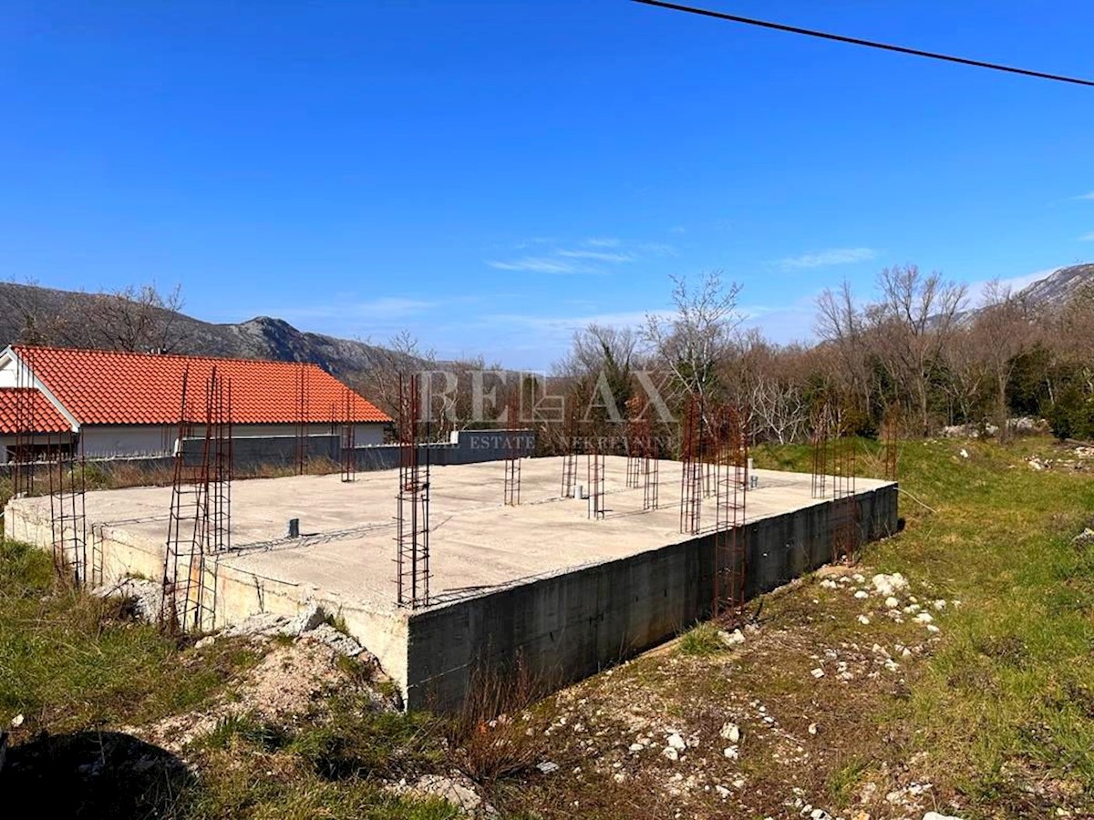 CRIKVENICA, GRIŽANE - Terreno con licenza edilizia