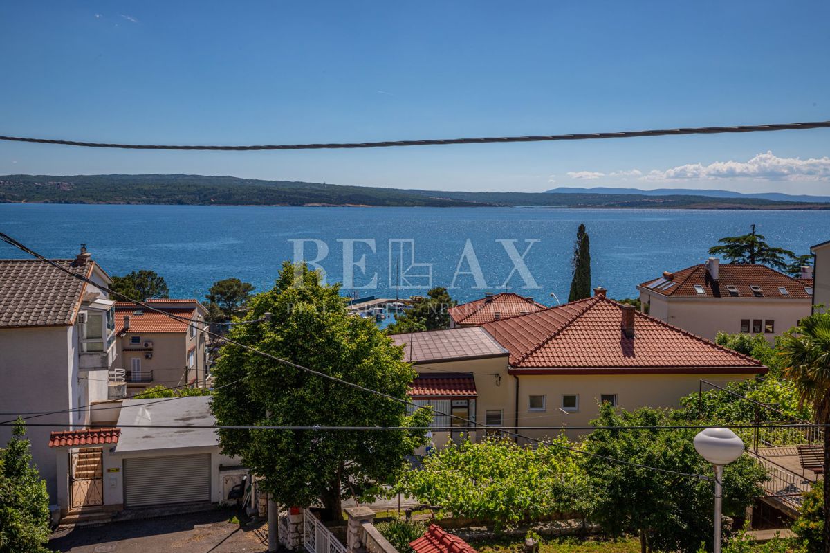 Crikvenica - una casa con un ristorante in un'ottima posizione