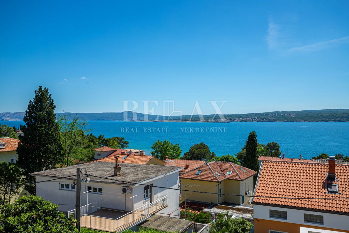 Crikvenica - una casa con un ristorante in un'ottima posizione