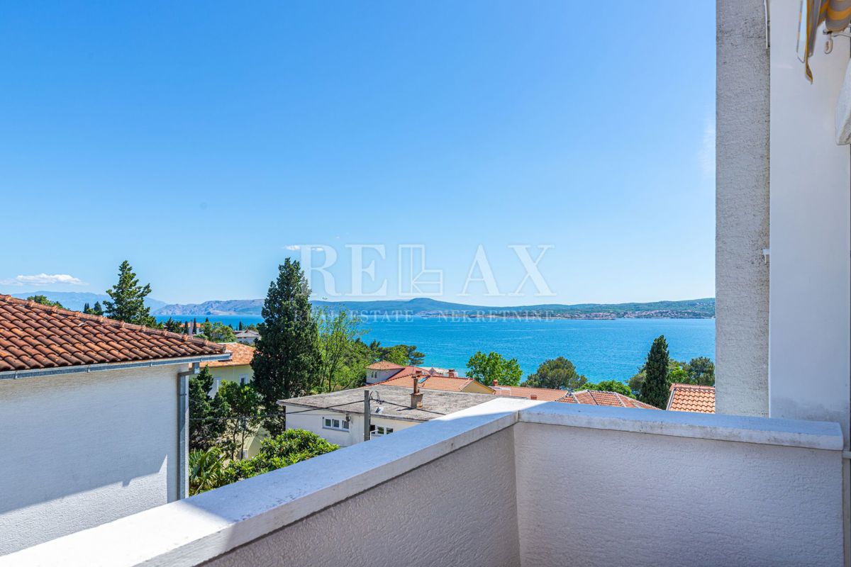 Crikvenica - una casa con un ristorante in un'ottima posizione