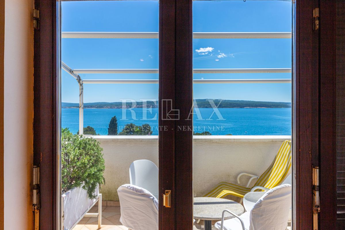 Crikvenica - una casa con un ristorante in un'ottima posizione