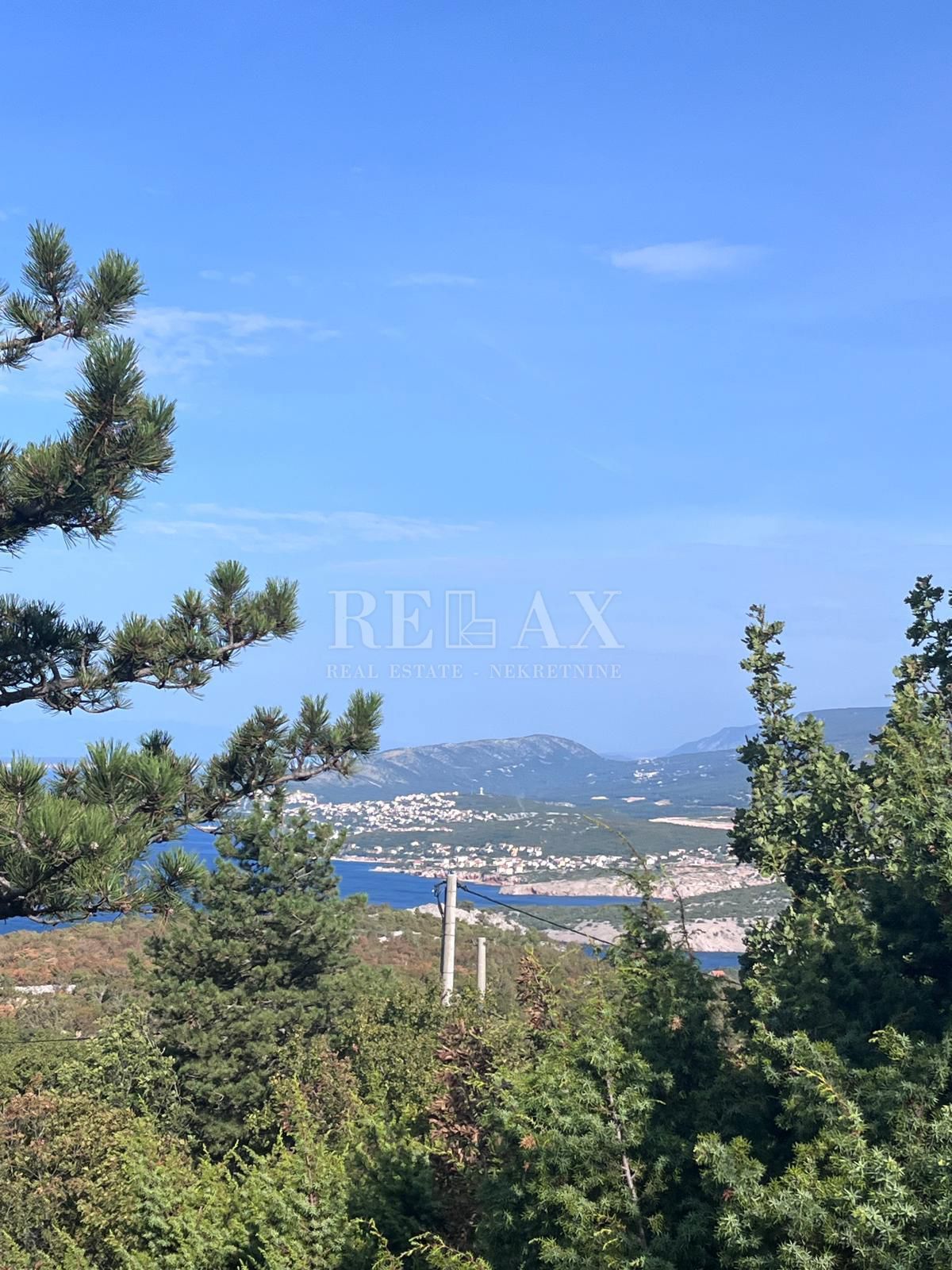 Klenovica, Poljice - la costruzione è iniziata con vista panoramica