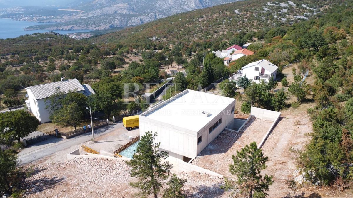 Klenovica, Poljice - la costruzione è iniziata con vista panoramica