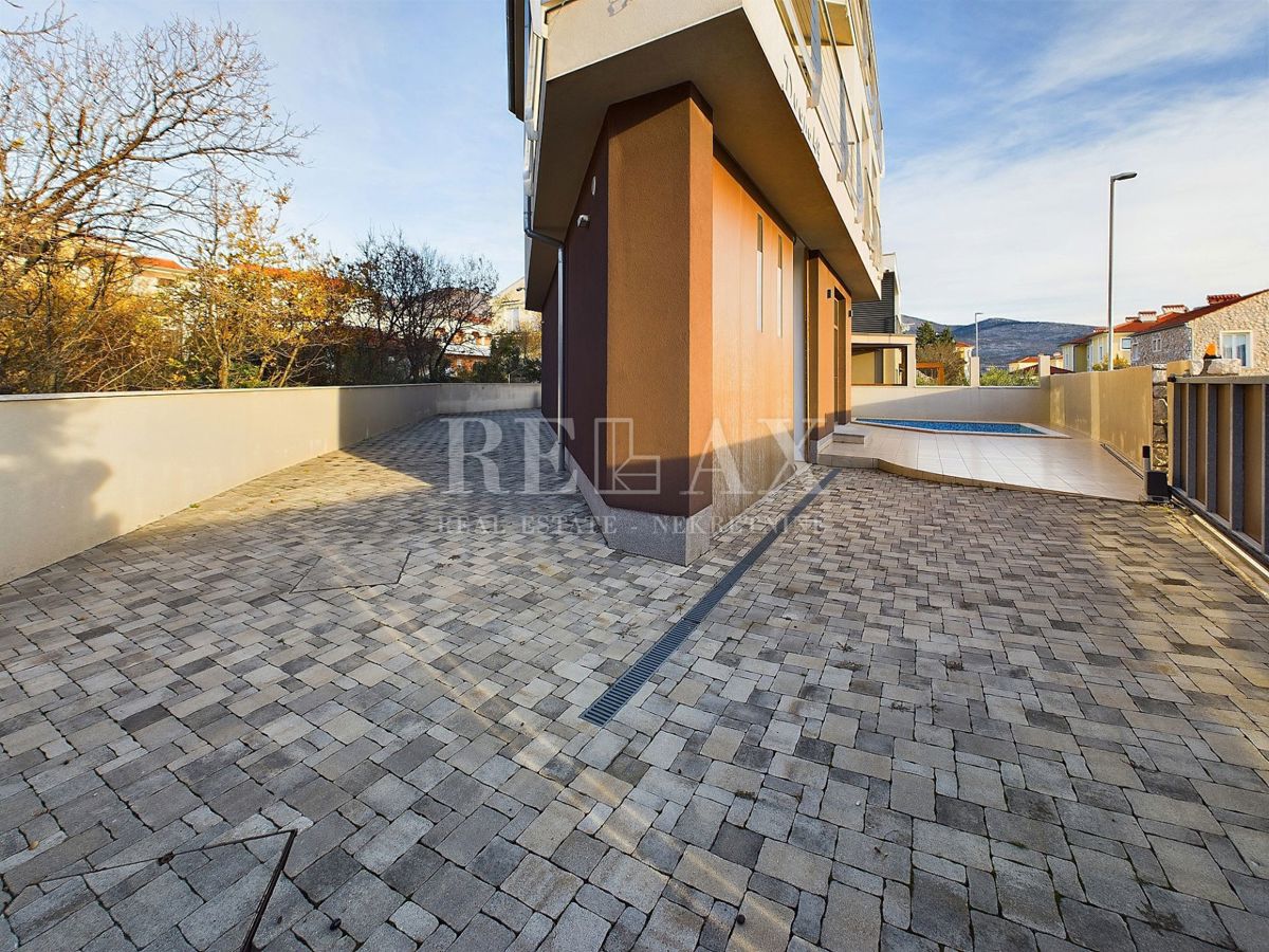 Povile - una villa con piscina e vista panoramica sul mare